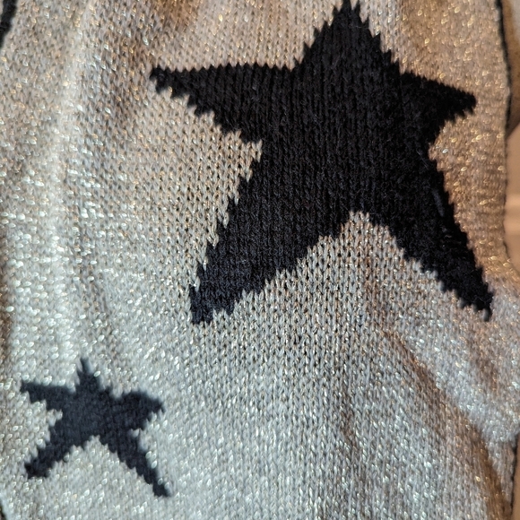 Aeropostale double sided reversible star scarf, black & silver - Picture 8 of 10